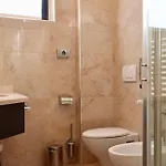 Raya فندق Tribiano