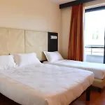 Hotel Raya 4*
