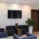 Raya فندق Tribiano